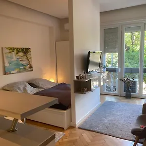 Blue Port In Ujlipotvaros With Free Parking Apartman
